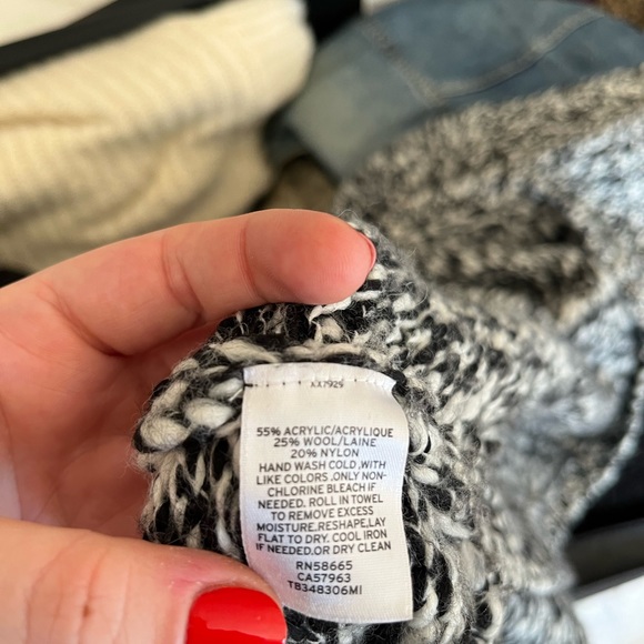 Treasure & Bond | Black & White Turtleneck Sweater | Size L - Picture 5 of 6